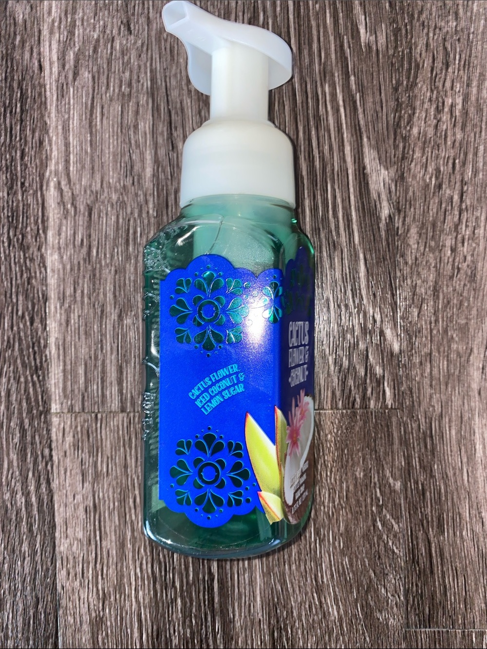 Bath & Body Works Cactus Flower & Coconut Foaming Hand Soap - Picture 3 of 3